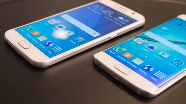 Clip công nhân ăn trộm 100 smartphone Samsung 1,5 tỷ