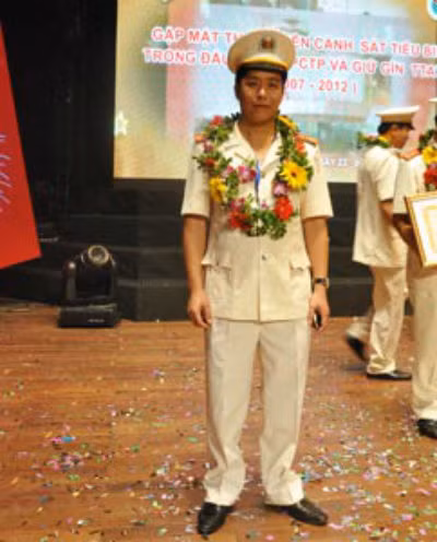 Trung tá Phạm Mạnh Hùng trong một lần tham dự gặp mặt gương cảnh sát tiêu biểu. Ảnh: ĐSPL