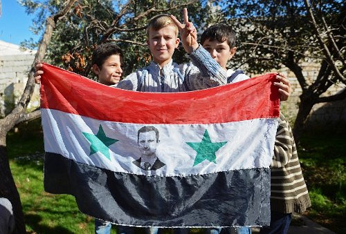 Trẻ em tại một ngôi làng phụ cận Aleppo.