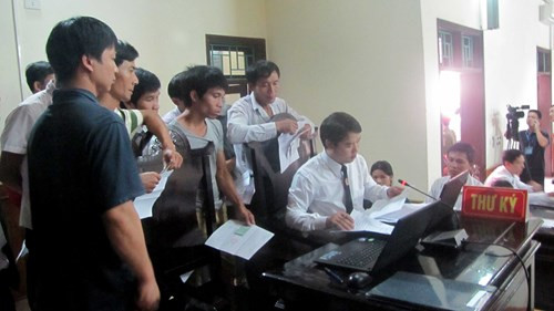 Hoãn xử vụ sập giàn giáo ở Formosa làm 13 người chết ảnh 4