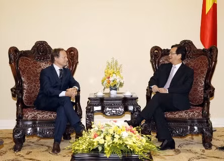 Thủ tướng Nguyễn Tấn Dũng tiếp ông Bruno Angelet, Đại sứ, Trưởng phái đoàn Liên minh châu Âu (EU) tại Việt Nam. Ảnh: VGP/Nhật Bắc