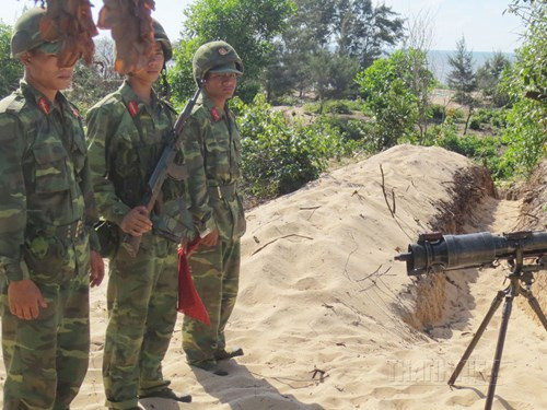 Diễn tập quân sự: Chống các tàu trang bị vũ khí hạng nặng đổ bộ từ biển ảnh 5