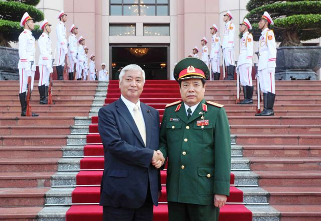 Bộ trưởng Quốc phòng Nhật Bản cảm ơn Bộ trưởng Quốc phòng Việt Nam về sự đón tiếp nồng hậu.