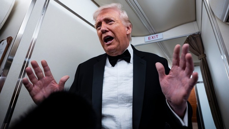 Ông Trump ra "tối hậu thư" cho Cuba trong bối cảnh khủng hoảng nhân đạo cận kề | VIETTIMES