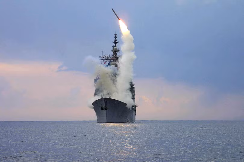 Chiến hạm Mỹ phóng tên lửa Tomahawk