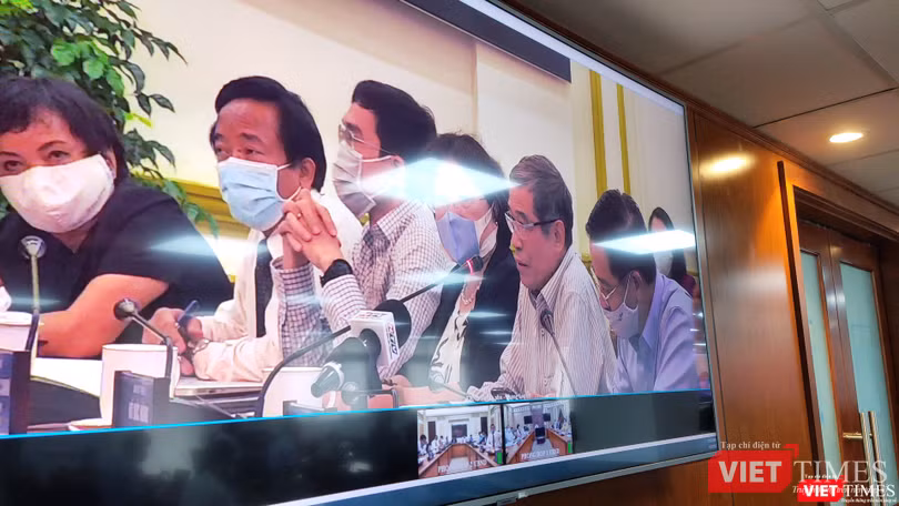 Nhà khoa học, GS.TS Hồ Đức Hùng, chuyên gia kinh tế hiến kế tại tọa đàm (Ảnh: Hòa Bình) Các nhà khoa học, chuyên gia kinh tế hiến kế tại tọa đàm (Ảnh: Hòa Bình)