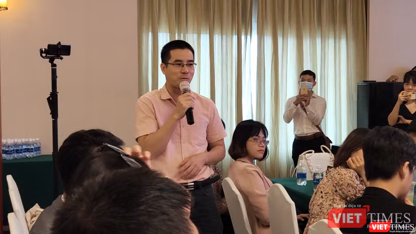 Tác giả Nguyễn Quốc Vương phát biểu khi nhận giải Sách hay 2020 Tác giả Nguyễn Quốc Vương phát biểu khi nhận giải Sách hay 2020