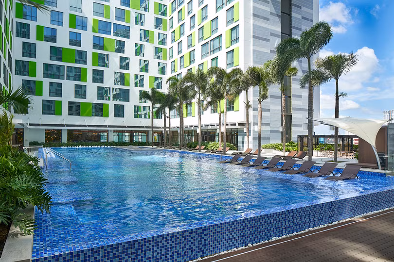 Khách sạn Holiday Inn & Suites Saigon Airport Khách sạn Holiday Inn & Suites Saigon Airport