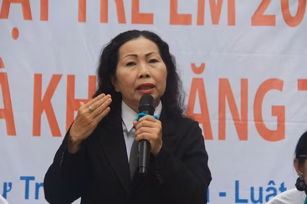 Vụ dâm ô bé gái trong thang máy: đủ yếu tố cấu thành tội phạm ảnh 1 Vụ dâm ô bé gái trong thang máy: đủ yếu tố cấu thành tội phạm ảnh 1