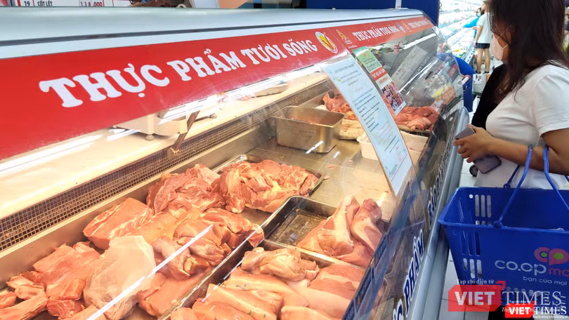 Bắt buộc đeo khẩu trang nơi công cộng, đi siêu thị, chợ (Ảnh: HB) Bắt buộc đeo khẩu trang nơi công cộng, đi siêu thị, chợ