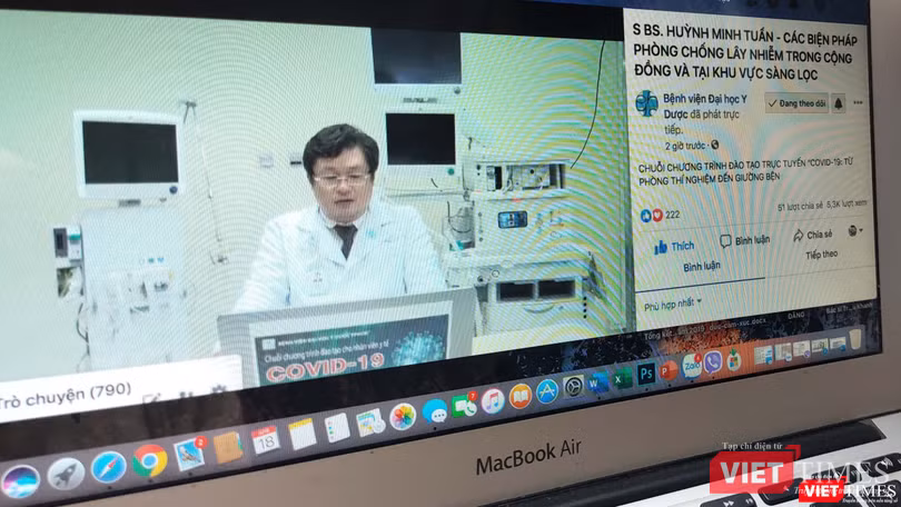 BS Huỳnh Minh Tuấn, Trưởng khoa Kiểm soát nhiễm khuẩn, BV Đại học Y Dược TP.HCM giảng dạy online về phòng, chống lây nhiễm trong cộng đồng (Ảnh: Hòa Bình chụp màn hình video) BS Trưởng khoa Kiểm soát nhiễm khuẩn giảng dạy online ở ĐH Y Dược TP.HCM (Ảnh: Hòa Bình chụp lại màn hình video dạy online)