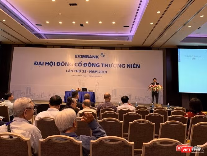 Quang cảnh ĐHĐCĐ Eximbank sáng 26/4/2019. Quang cảnh ĐHĐCĐ Eximbank sáng 26/4/2019.