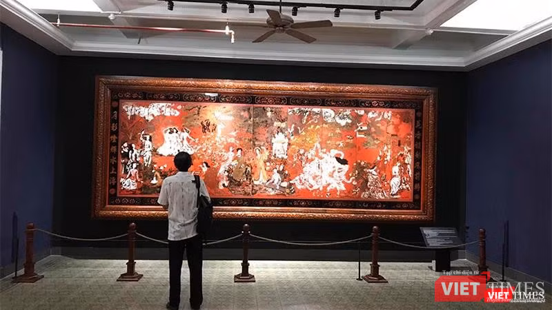 Nhiểu người yêu tranh cho rằng sự mới lên đến mức... bóng bẩy của bức tranh bảo vật quốc gia thực ra là ... sửa vụng, đã làm mất tinh thần bức tranh nguyên gốc Nhiểu người yêu tranh cho rằng sự mới lên đến mức... bóng bẩy của bức tranh bảo vật quốc gia thực ra là ... sửa vụng, đã làm mất tinh thần bức tranh nguyên gốc