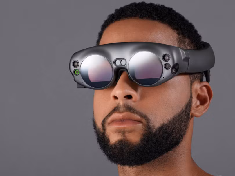 Các loại kính thông minh hiện tại, như kính Magic Leap One, có thiết kế gồ ghề và nhiều vấn đề về phần mềm, thời lượng pin