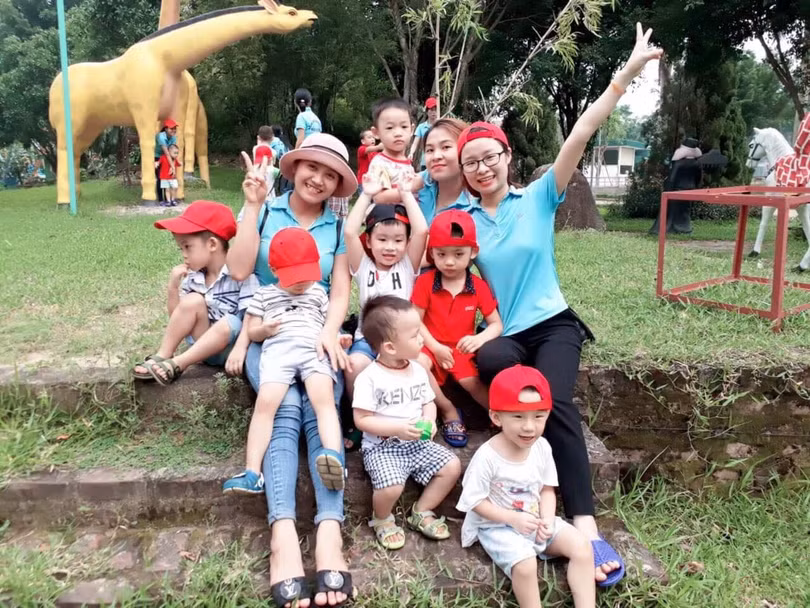 Nhà trường , gia đình và xã hội hãy chung tay giúp đỡ trẻ khuyết tật Nhà trường , gia đình và xã hội hãy chung tay giúp đỡ trẻ khuyết tật