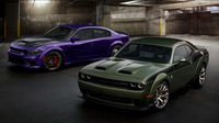 Dodge Challenger, Dodge Charger và Chrysler 300: Năm 2023 là năm cuối cùng cho ba mẫu xe này từ Stellantis. Dodge đã tập trung vào sản xuất một số mô hình "Last Call" của Challenger và Charger, trong khi lời chia tay cuối cùng của Chrysler đến dưới hình thức 300C.