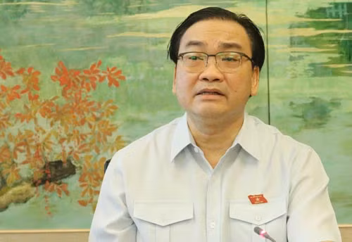 Bí thư Hà Nội Hoàng Trung Hải phát biểu tại tổ Hà Nội sáng 8/11. Ảnh:Võ Hải Đề xuất khôi phục kiến trúc sư trưởng ở đô thị - 1