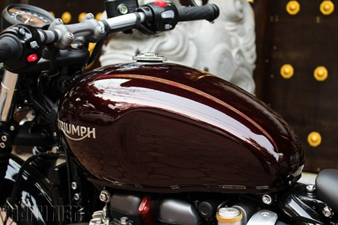 Triumph Bonneville Bobber 2017 đầu tiên về VN, giá 580 triệu đồng ảnh 6 Triumph Bonneville Bobber 2017 đầu tiên về VN, giá 580 triệu đồng ảnh 6