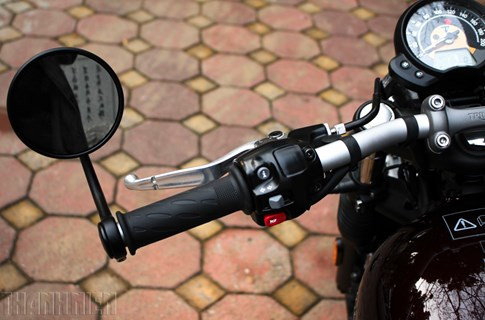 Triumph Bonneville Bobber 2017 đầu tiên về VN, giá 580 triệu đồng ảnh 16 Triumph Bonneville Bobber 2017 đầu tiên về VN, giá 580 triệu đồng ảnh 16