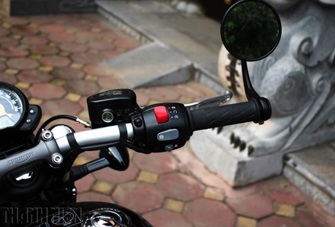 Triumph Bonneville Bobber 2017 đầu tiên về VN, giá 580 triệu đồng ảnh 17 Triumph Bonneville Bobber 2017 đầu tiên về VN, giá 580 triệu đồng ảnh 17