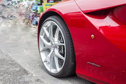 'Hàng độc’ F12 Berlinetta bản độ Dubai duy nhất tại Việt Nam - ảnh 2