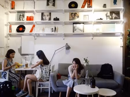 Bí quyết chụp ảnh check-in tại quán cà phê thật ‘chất’ dành cho giới trẻ ảnh 4