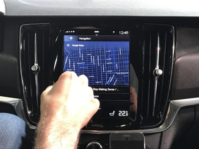 Ứng dụng Google Máp cũng được tích hợp sẵn, có vẻ giống với phiên bản Google Maps trên điện thoại - Ảnh: Steve Kovach/Business Insider