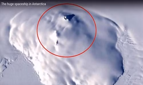 Nghi vấn xác phi thuyền khổng lồ của người ngoài hành tinh đâm xuống Nam Cực.