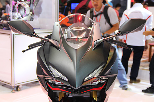 Thiết kế đèn pha phân tầng.Đèn pha LED thể thao.