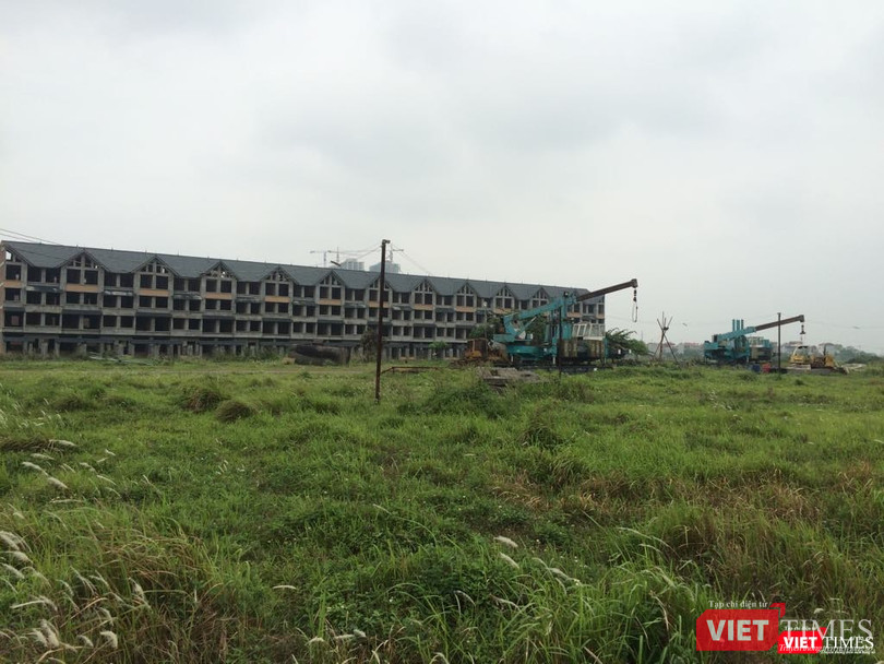Hoạt động xây dựng trong khu đô thị Kim Chung - Di Trạch đã đình trệ nhiều năm.