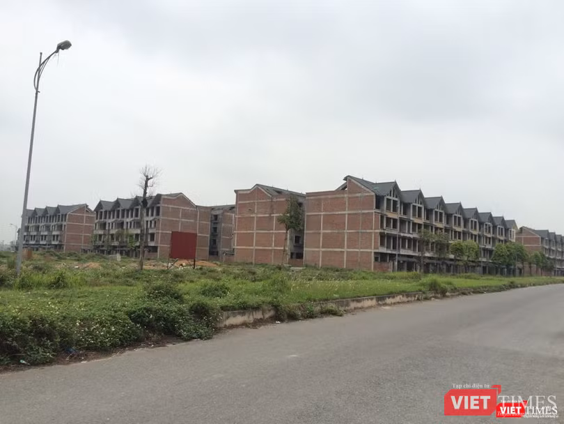 Một số khu biệt thự liền kề mới thực hiện xong phần thô.