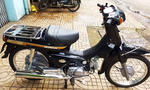 Honda Super Cub Custom 100, hàng nội địa Nhật Bản.