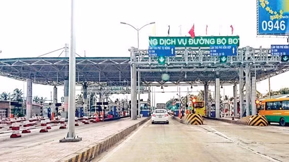 Trạm thu phí BOT Cai Lậy, Tiền Giang - một “điểm nóng” của dư luận trong những ngày gần đây - Ảnh: Sài Gòn giải phóng.