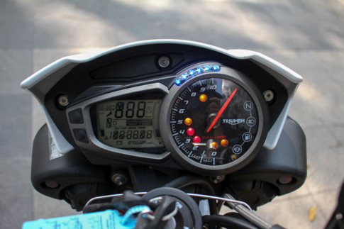 ‘Chiến binh đường phố’ Triumph Speed Triple R 2017 về Việt Nam ảnh 4