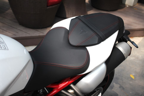 ‘Chiến binh đường phố’ Triumph Speed Triple R 2017 về Việt Nam ảnh 7