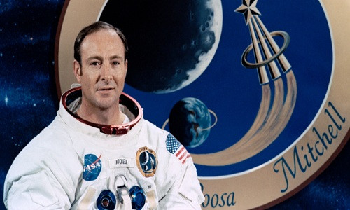 Edgar Mitchell là người thứ 6 bước trên Mặt Trăng. Ảnh:Inverse. Edgar Mitchell là người thứ 6 bước trên Mặt Trăng. Ảnh:Inverse.