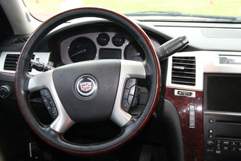 'Khủng long' Cadillac Escalade 2007 giá 1,2 tỷ tại Việt Nam ảnh 6