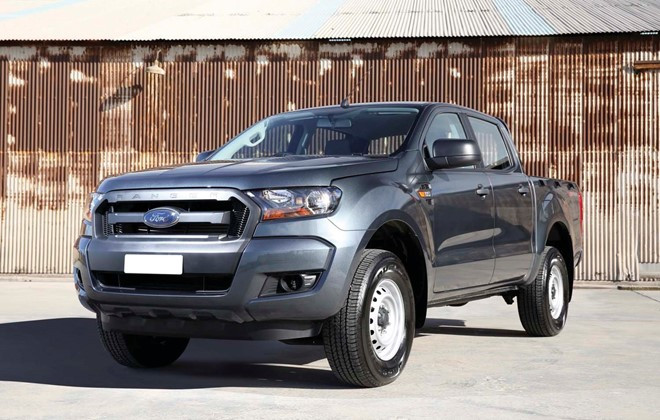 Ford Ranger XL 2.2L sử dụng vành thép khá rẻ tiền. Ảnh:Ford.