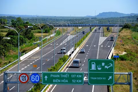 Tuyến được được lắp 16 camera giám sát.