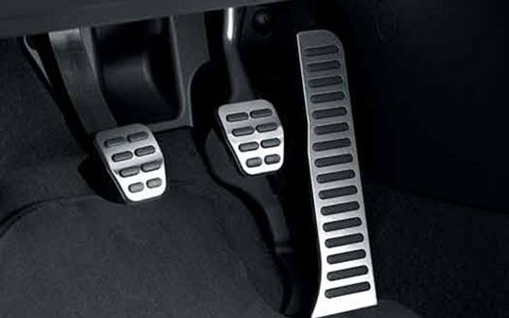 Những thói quen xấu “giết chết” ô tô của bạn ảnh 7