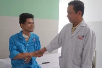 Anh Nguyễn Văn H. bình phục sau ca hiến gan cứu mẹ.