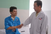 Anh Nguyễn Văn H. bình phục sau ca hiến gan cứu mẹ.