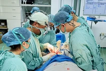 Phẫu thuật tạo hình thành công cho người phụ nữ có vòng 3 “ngoại cỡ”