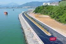 Cảng Liên Chiểu Đà Nẵng là dự án cảng biển hiện đại nhất miền Trung, với phần hạ tầng dùng chung đã hoàn thành 98%, dự kiến bàn giao và vận hành một phần trước Tết Nguyên đán 2026.