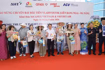 Lễ đón chuyến bay đầu tiên từ thị trường Nga đến Đà Nẵng được tổ chức tại sảnh đến Nhà ga quốc tế T2 – Sân bay quốc tế Đà Nẵng.