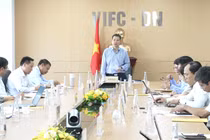 Ông Nguyễn Mạnh Hùng, Chủ tịch UBND thành phố Đà Nẵng tại buổi làm việc với cơ quan điều hành Trung tâm Tài chính quốc tế Việt Nam tại Đà Nẵng.