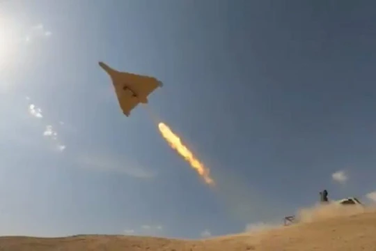 Một chiếc Shahed-136 được phóng từ hầm ngầm. Ảnh: Reuters.