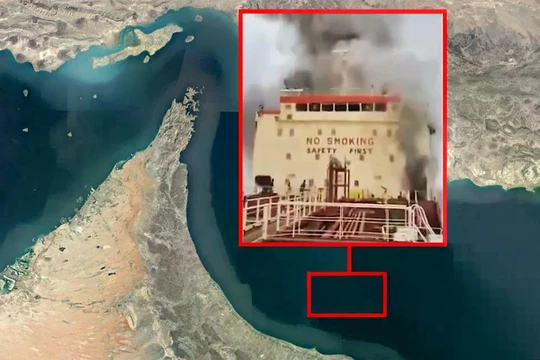 Tàu chở dầu MKD VYOM treo cờ Quần đảo Marshall bị xuồng không người lái cảm tử Iran tấn công hôm 1/3. Ảnh: TWZ.