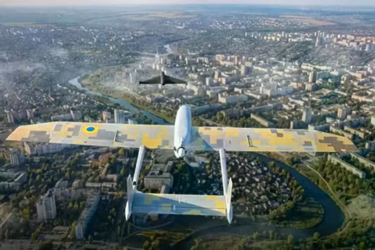 Hình ảnh do Ukraine công bố về chiếc Shvidun đang đuổi theo một UAV Geran-2 của Nga. Ảnh: Topwar,