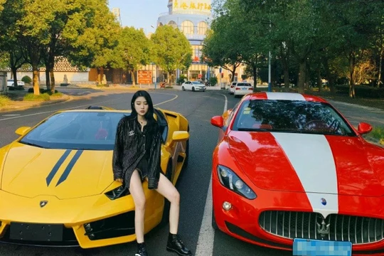 Những hành vi khoe giàu kiểu này sẽ bị cấm trên mạng. Ảnh: Sohu.